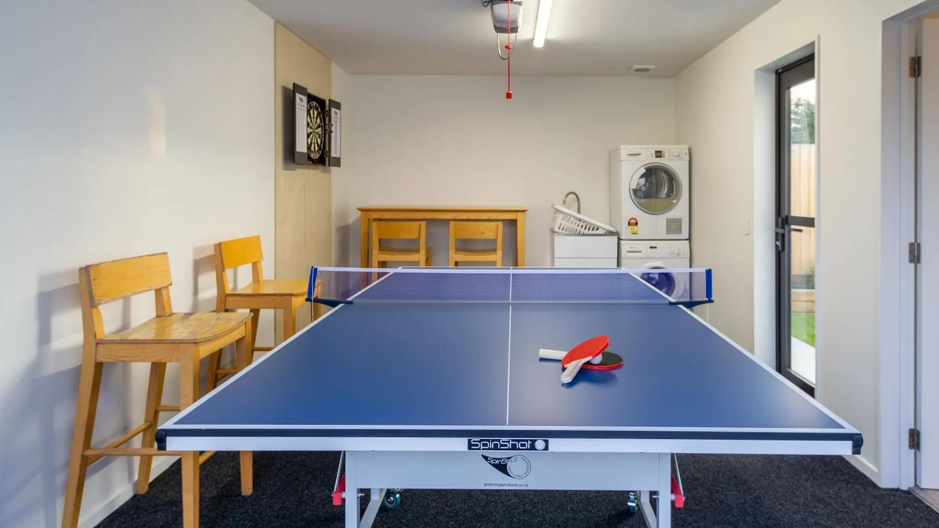 Hot Tub Haven! Games Room, Garden & E-Bikes Holiday home
