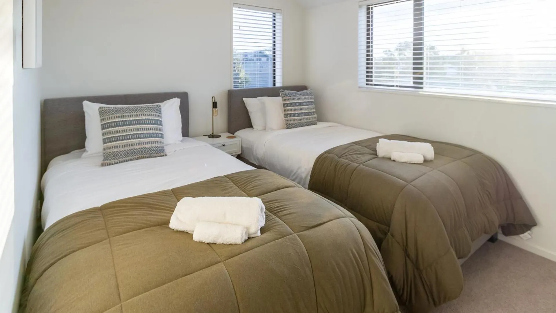Hot Tub Haven! Games Room, Garden & E-Bikes New Zealand