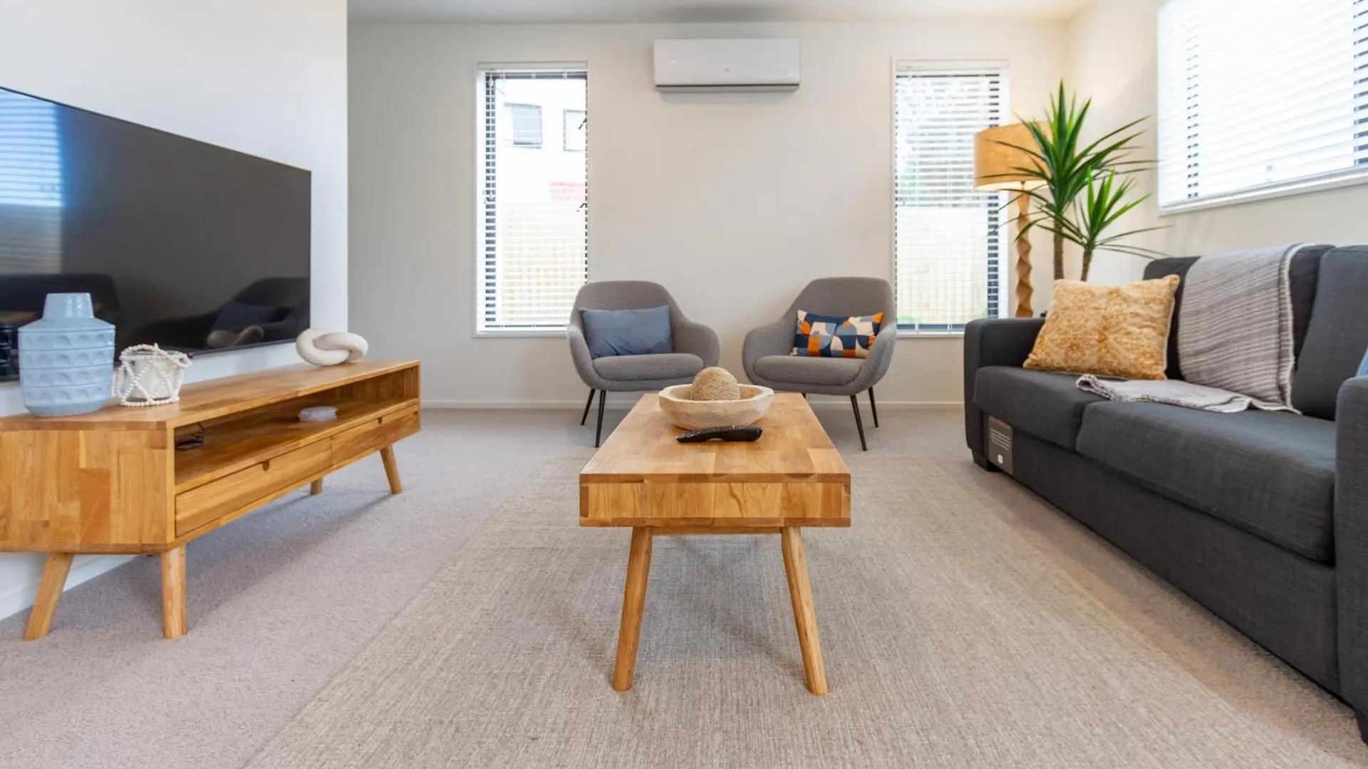Hot Tub Haven! Games Room, Garden & E-Bikes 0*, Christchurch New Zealand